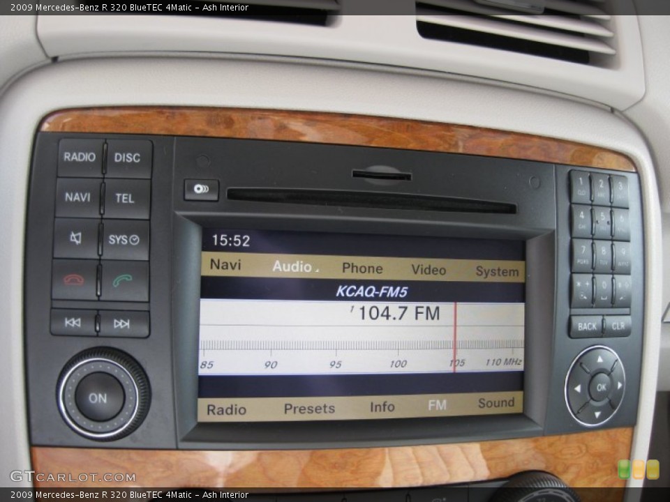Ash Interior Controls for the 2009 Mercedes-Benz R 320 BlueTEC 4Matic #66397559