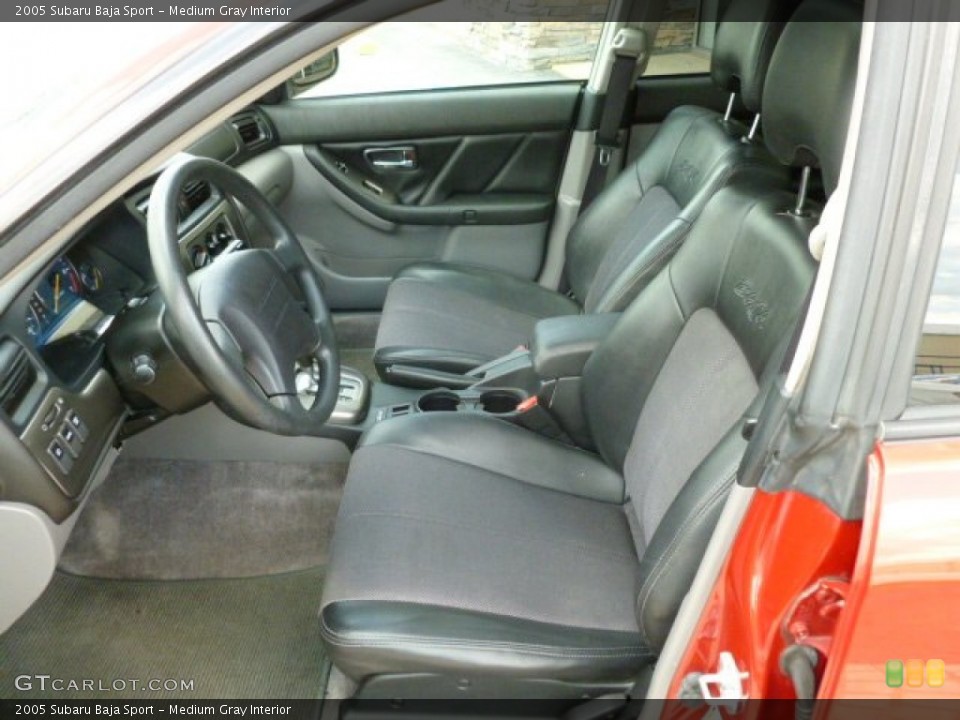 Medium Gray Interior Photo for the 2005 Subaru Baja Sport #66401786