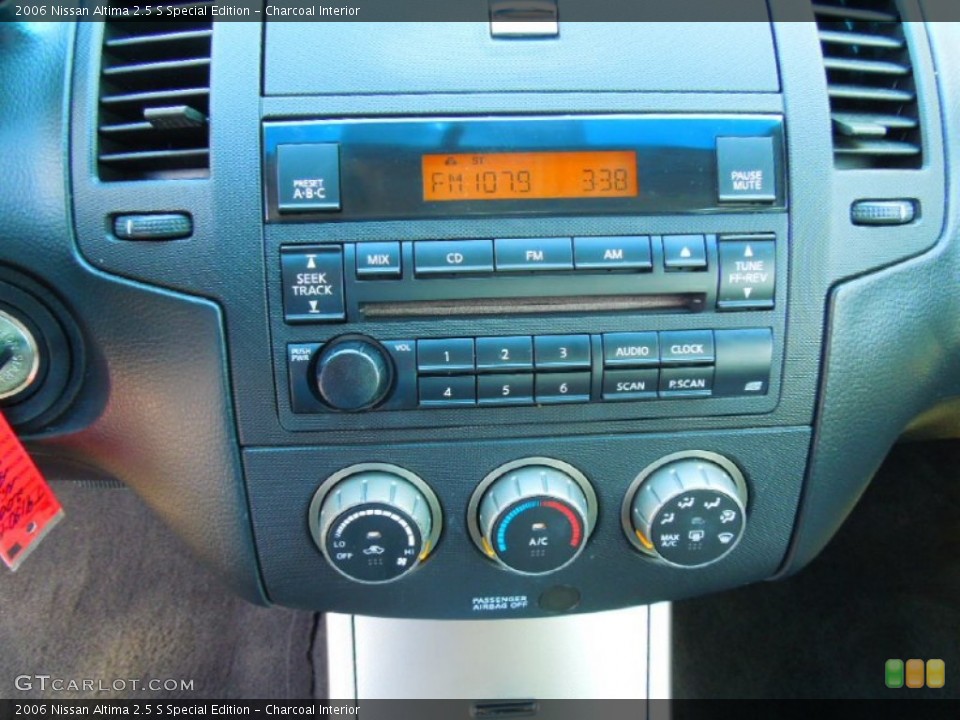 Charcoal Interior Controls for the 2006 Nissan Altima 2.5 S Special Edition #66403867