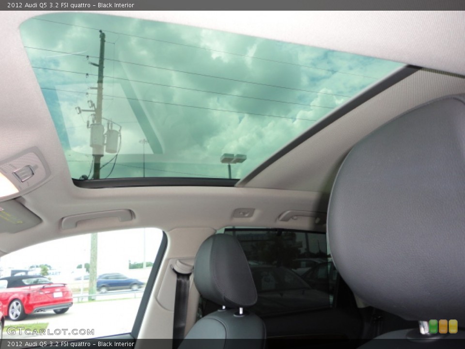 Black Interior Sunroof for the 2012 Audi Q5 3.2 FSI quattro #66435899