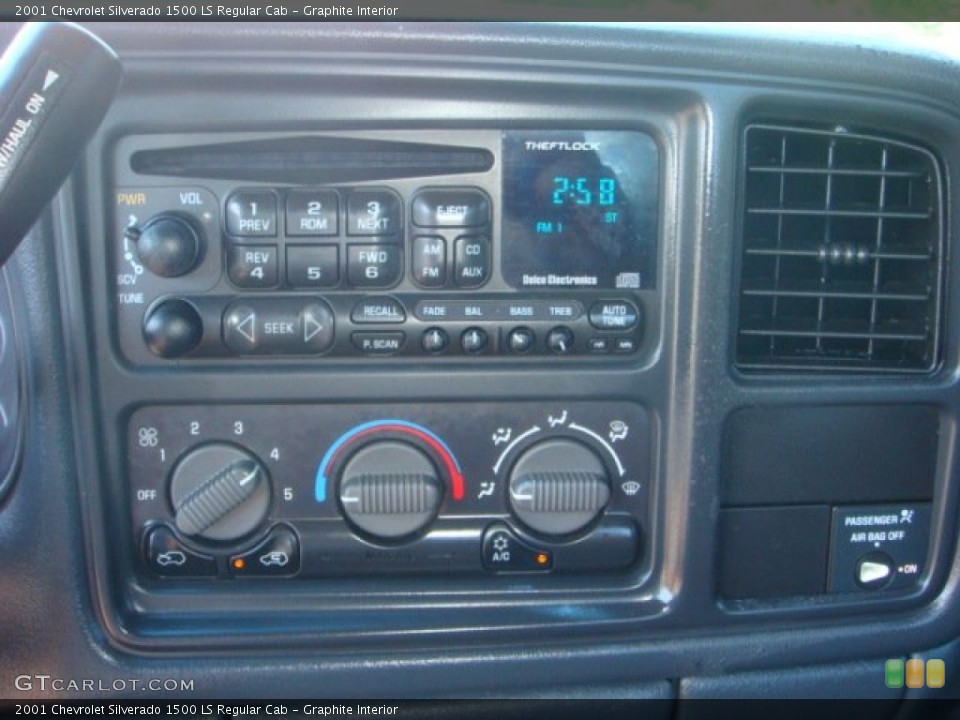 Graphite Interior Controls for the 2001 Chevrolet Silverado 1500 LS Regular Cab #66440823