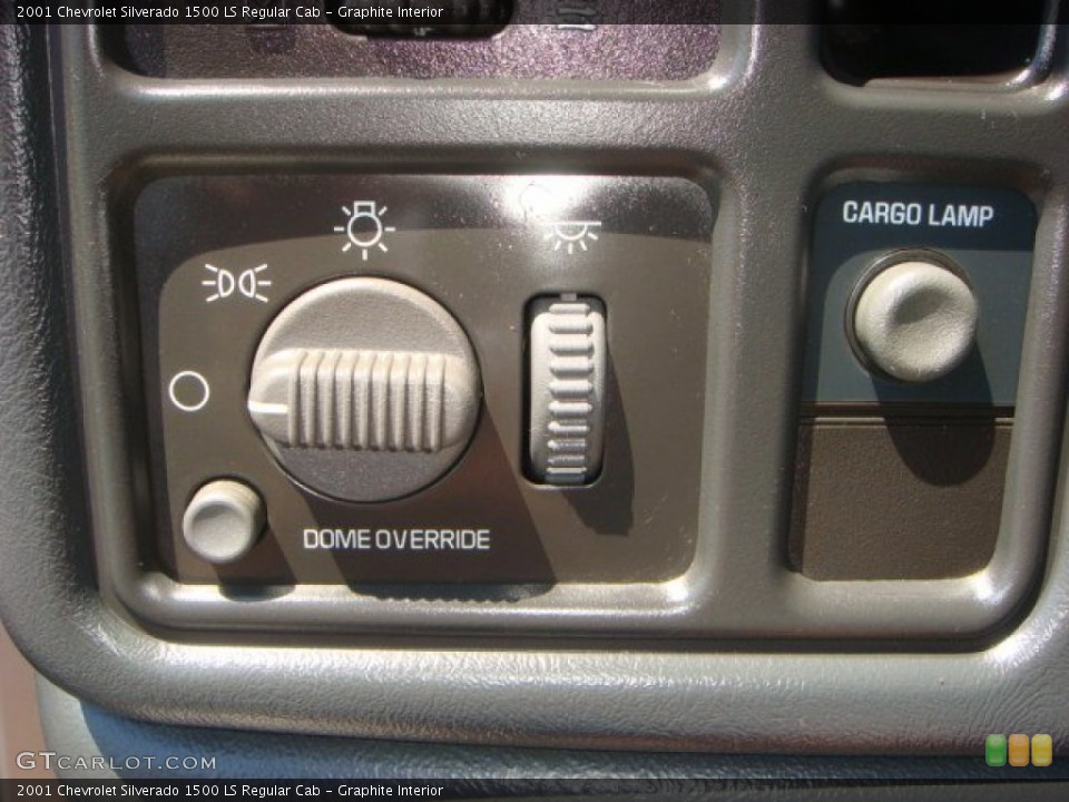 Graphite Interior Controls for the 2001 Chevrolet Silverado 1500 LS Regular Cab #66440838