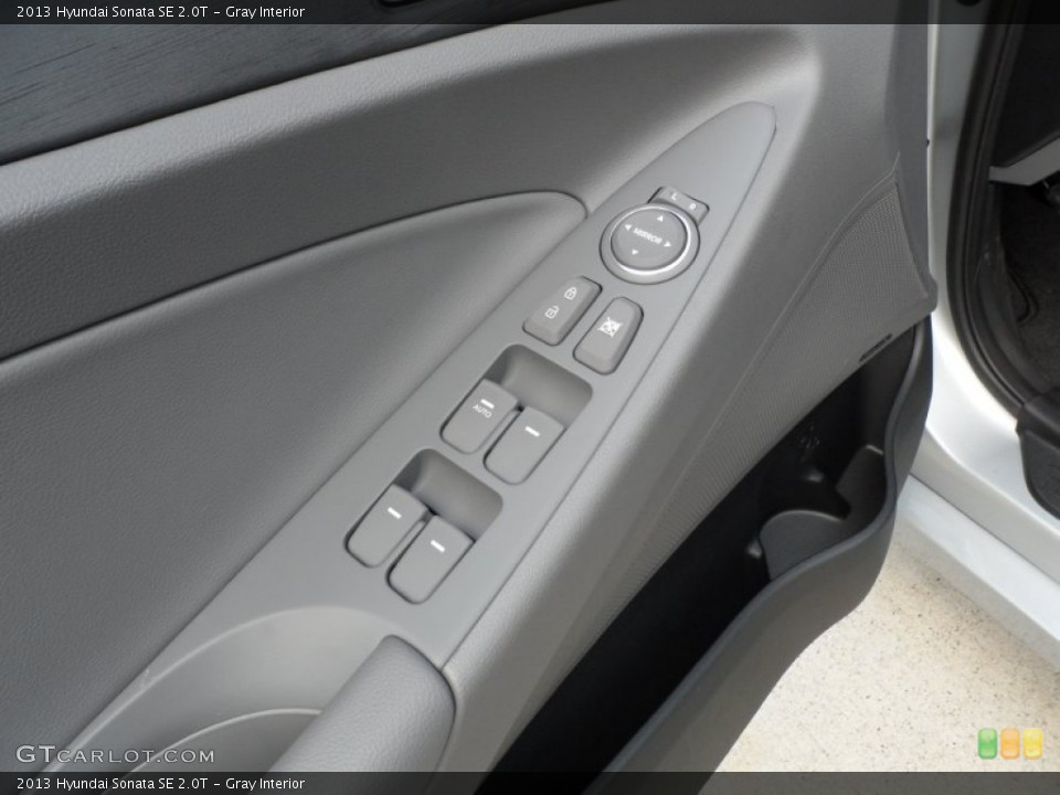 Gray Interior Controls for the 2013 Hyundai Sonata SE 2.0T #66465348
