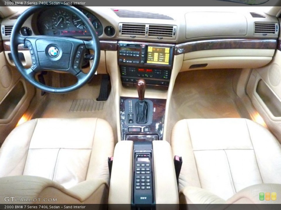Sand Interior Dashboard for the 2000 BMW 7 Series 740iL Sedan #66466935