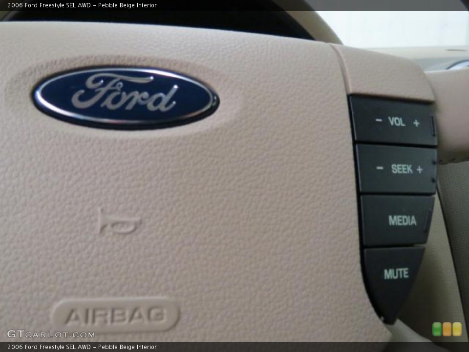 Pebble Beige Interior Controls for the 2006 Ford Freestyle SEL AWD #66494645