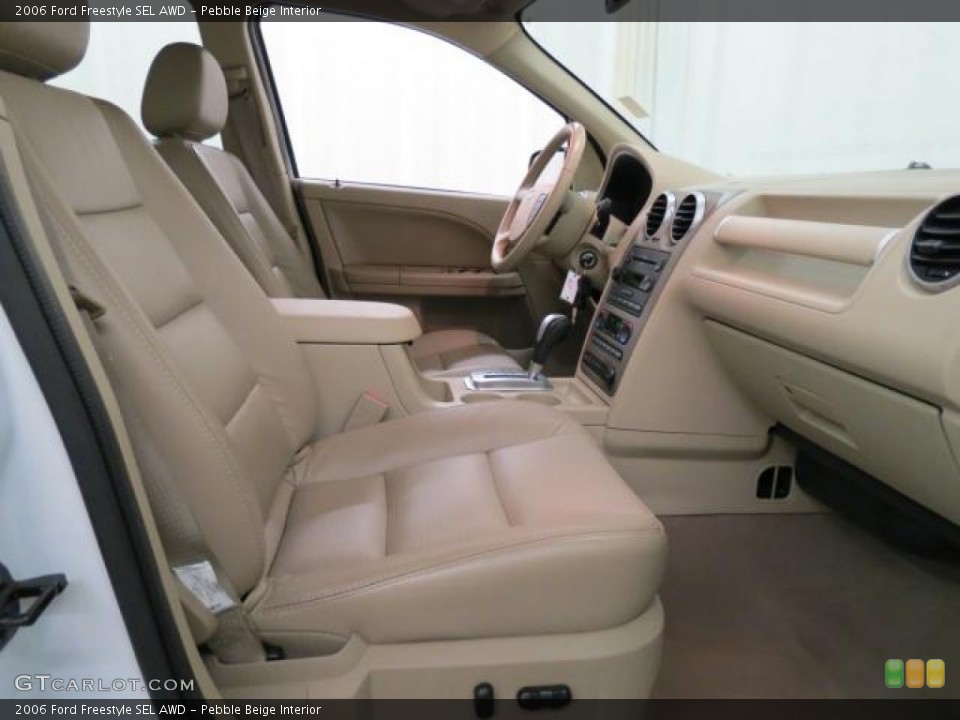 Pebble Beige Interior Photo for the 2006 Ford Freestyle SEL AWD #66494667