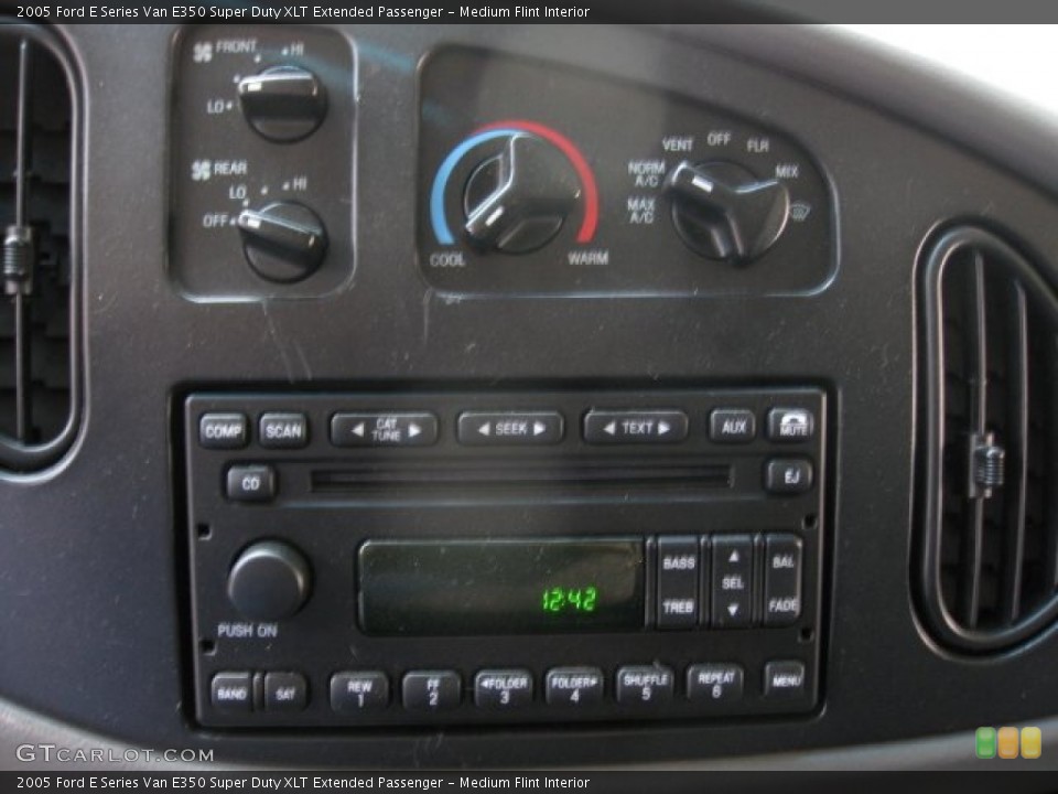 Medium Flint Interior Controls for the 2005 Ford E Series Van E350 Super Duty XLT Extended Passenger #66515106