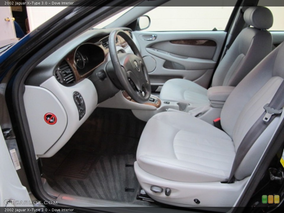 Dove Interior Photo for the 2002 Jaguar X-Type 3.0 #66551659