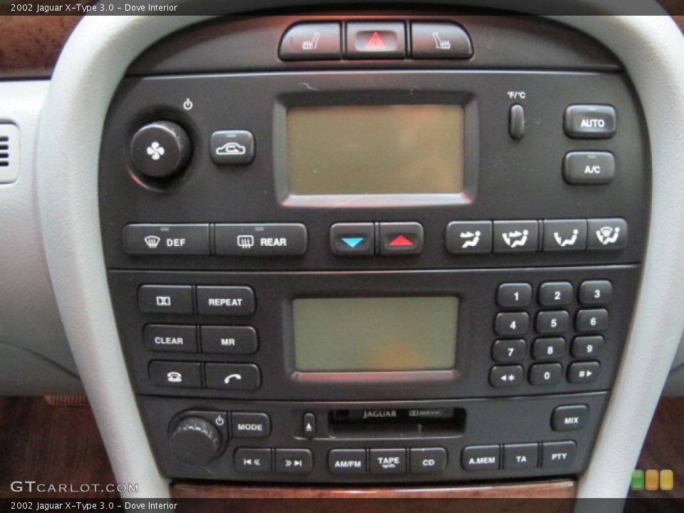 Dove Interior Controls for the 2002 Jaguar X-Type 3.0 #66551695
