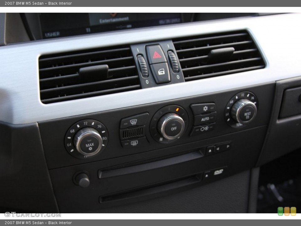 Black Interior Controls for the 2007 BMW M5 Sedan #66553198