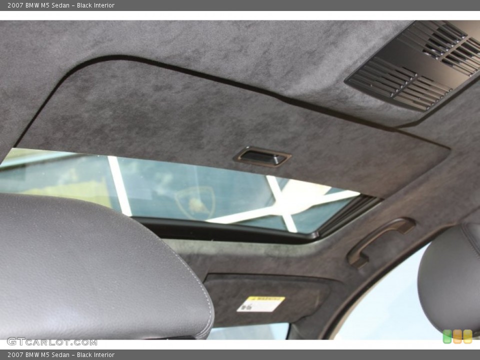 Black Interior Sunroof for the 2007 BMW M5 Sedan #66553297