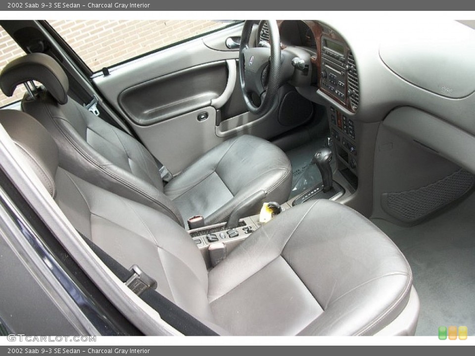 Charcoal Gray Interior Photo for the 2002 Saab 9-3 SE Sedan #66566016