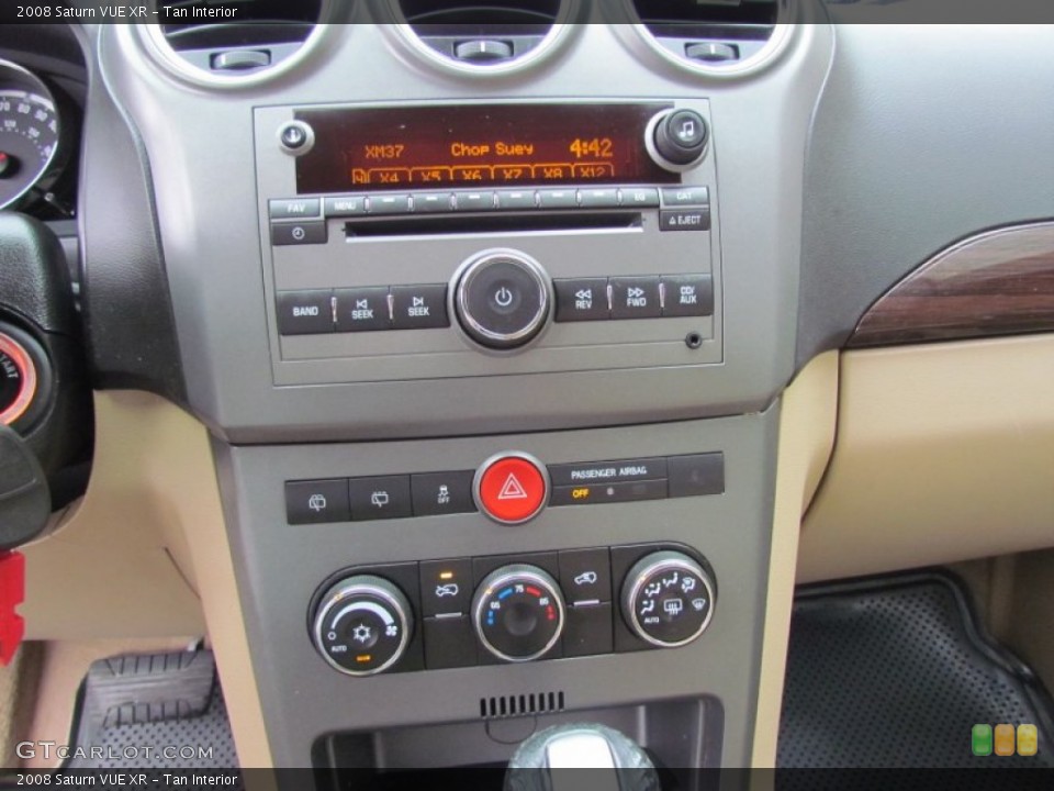 Tan Interior Controls for the 2008 Saturn VUE XR #66593204