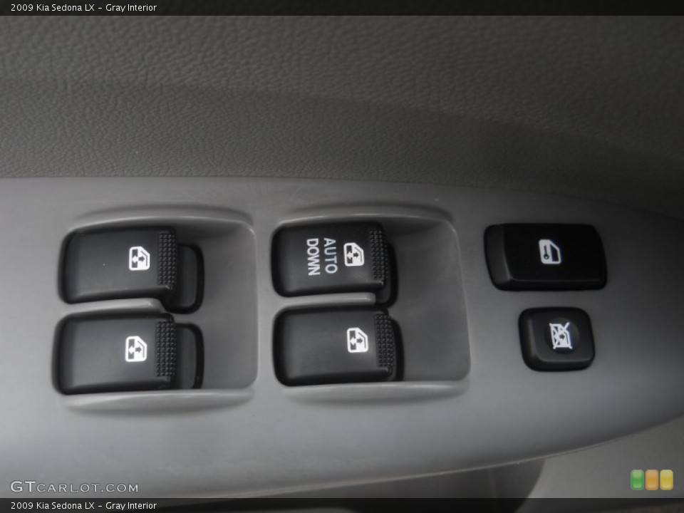 Gray Interior Controls for the 2009 Kia Sedona LX #66596920