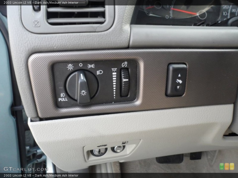 Dark Ash/Medium Ash Interior Controls for the 2003 Lincoln LS V8 #66601094