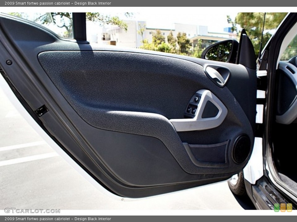 Design Black Interior Door Panel for the 2009 Smart fortwo passion cabriolet #66616979