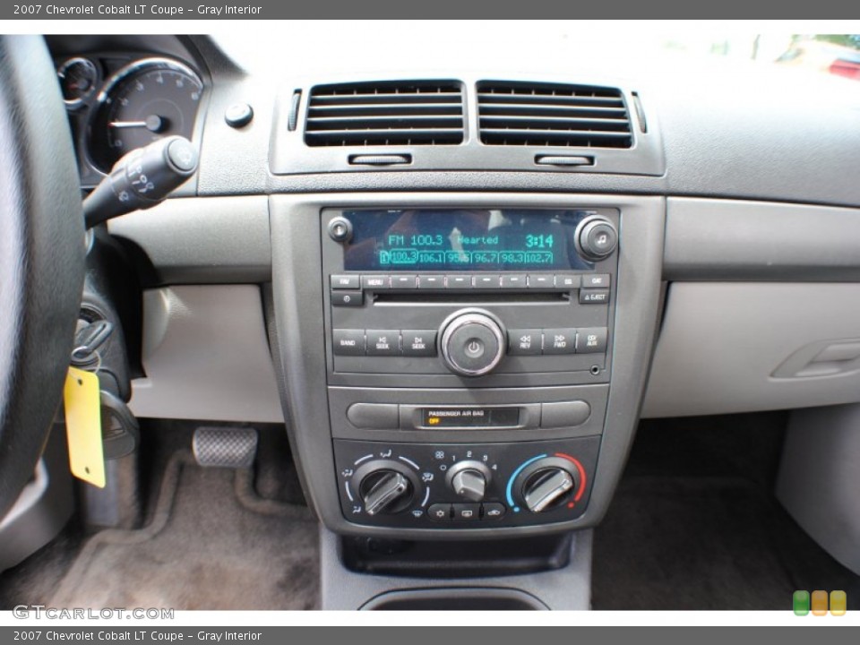 Gray Interior Controls for the 2007 Chevrolet Cobalt LT Coupe #66637802