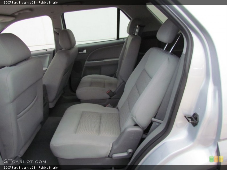 Pebble Interior Photo for the 2005 Ford Freestyle SE #66644210