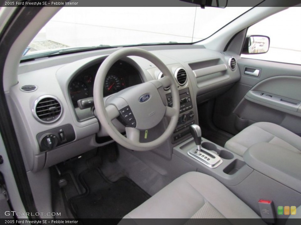Pebble Interior Photo for the 2005 Ford Freestyle SE #66644222