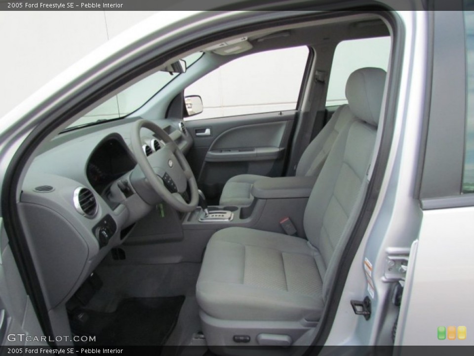 Pebble Interior Photo for the 2005 Ford Freestyle SE #66644240