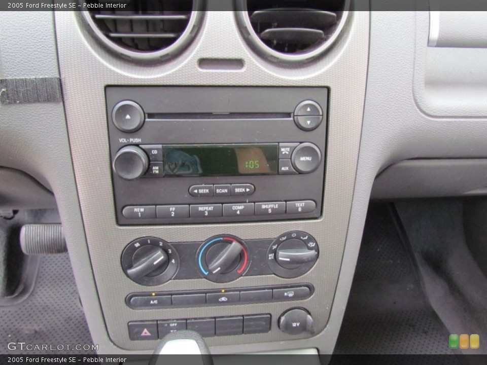 Pebble Interior Controls for the 2005 Ford Freestyle SE #66644273