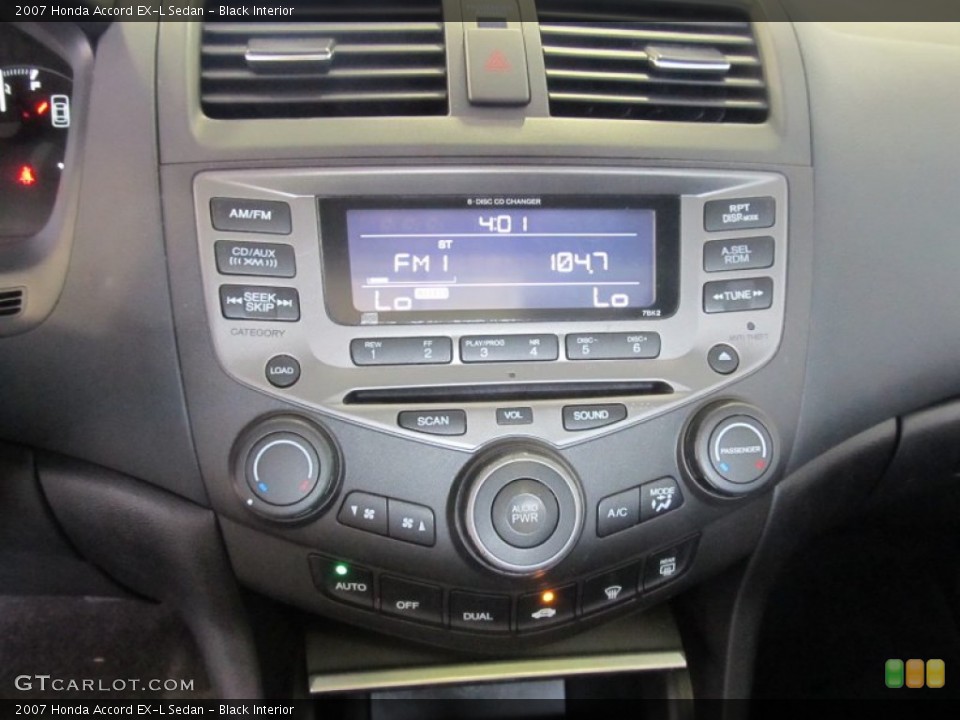 Black Interior Controls for the 2007 Honda Accord EX-L Sedan #66645905