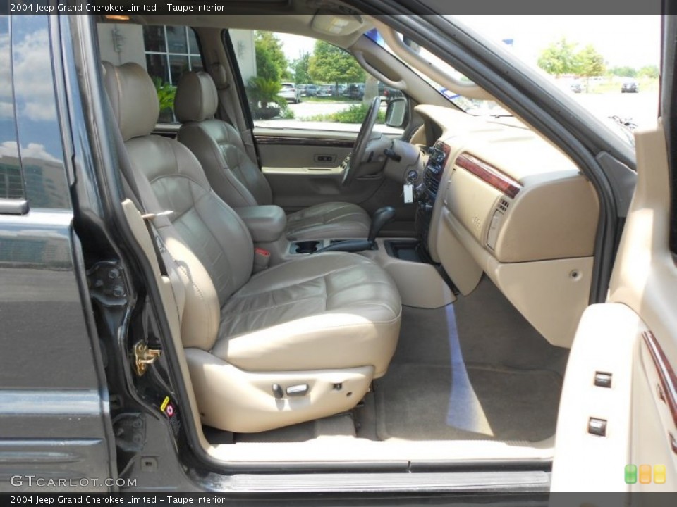 Taupe Interior Photo for the 2004 Jeep Grand Cherokee Limited #66646835