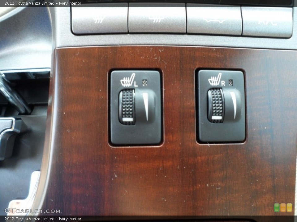 Ivory Interior Controls for the 2012 Toyota Venza Limited #66656345