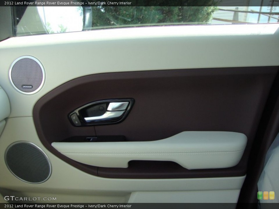 Ivory/Dark Cherry Interior Door Panel for the 2012 Land Rover Range Rover Evoque Prestige #66674630