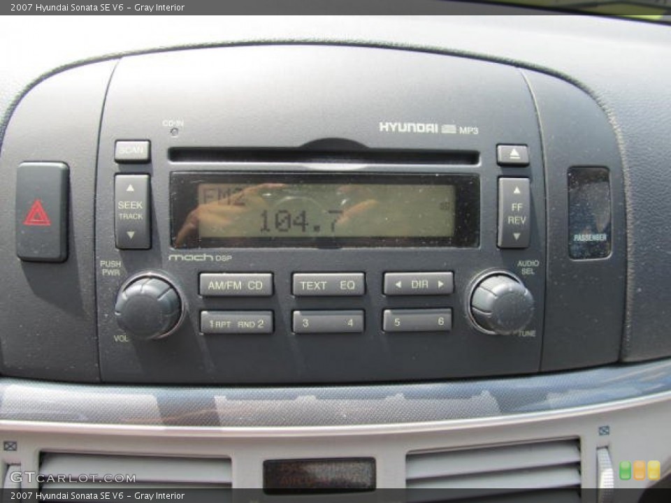 Gray Interior Audio System for the 2007 Hyundai Sonata SE V6 #66687524