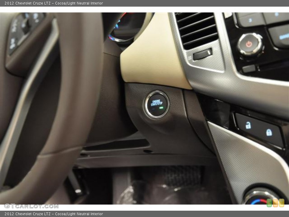 Cocoa/Light Neutral Interior Controls for the 2012 Chevrolet Cruze LTZ #66698467