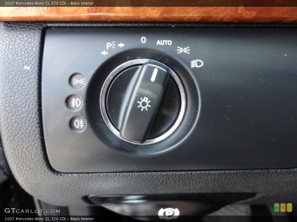 Black Interior Controls for the 2007 Mercedes-Benz GL 320 CDI #66716255