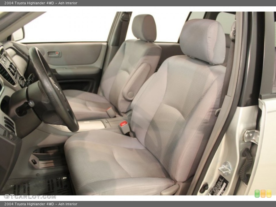 Ash Interior Photo for the 2004 Toyota Highlander 4WD #66730190