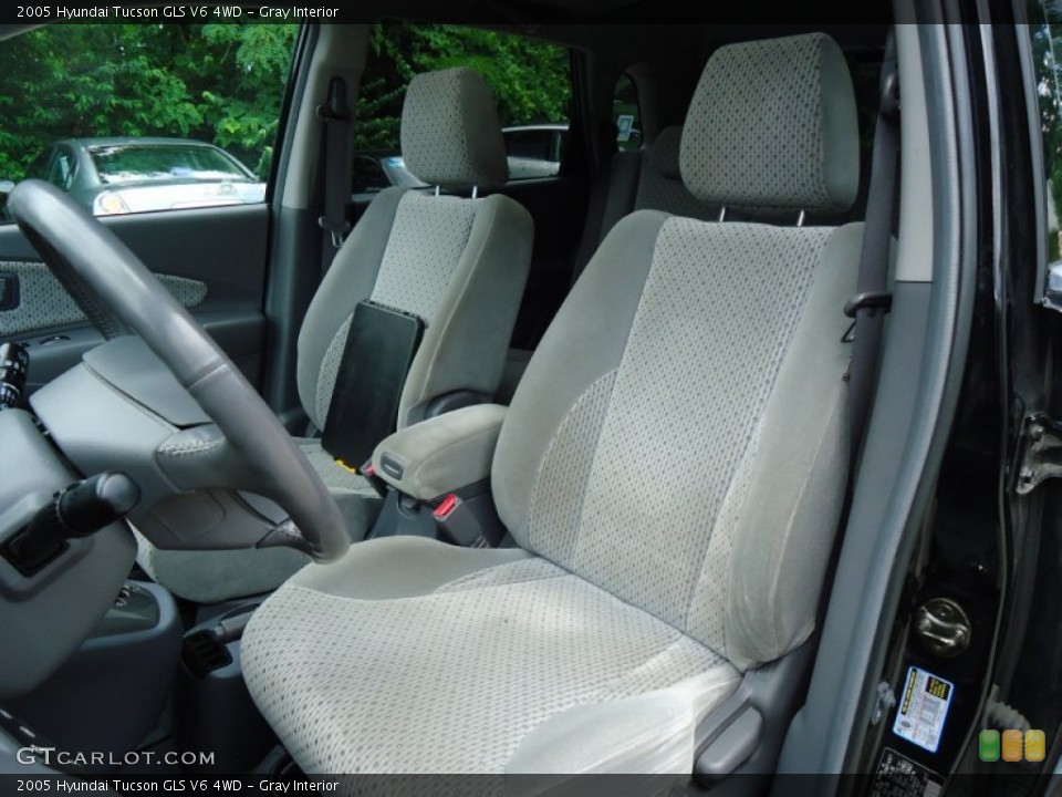 Gray Interior Front Seat for the 2005 Hyundai Tucson GLS V6 4WD #66740929