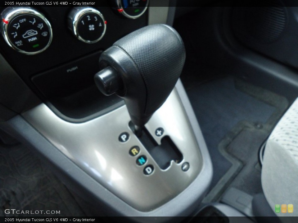Gray Interior Transmission for the 2005 Hyundai Tucson GLS V6 4WD #66741082