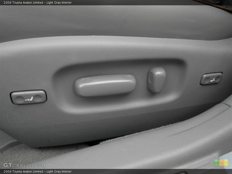 Light Gray Interior Front Seat for the 2009 Toyota Avalon Limited #66750919