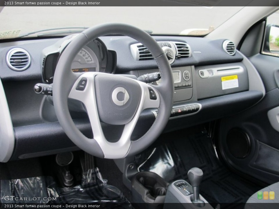 Design Black Interior Photo for the 2013 Smart fortwo passion coupe #66788102