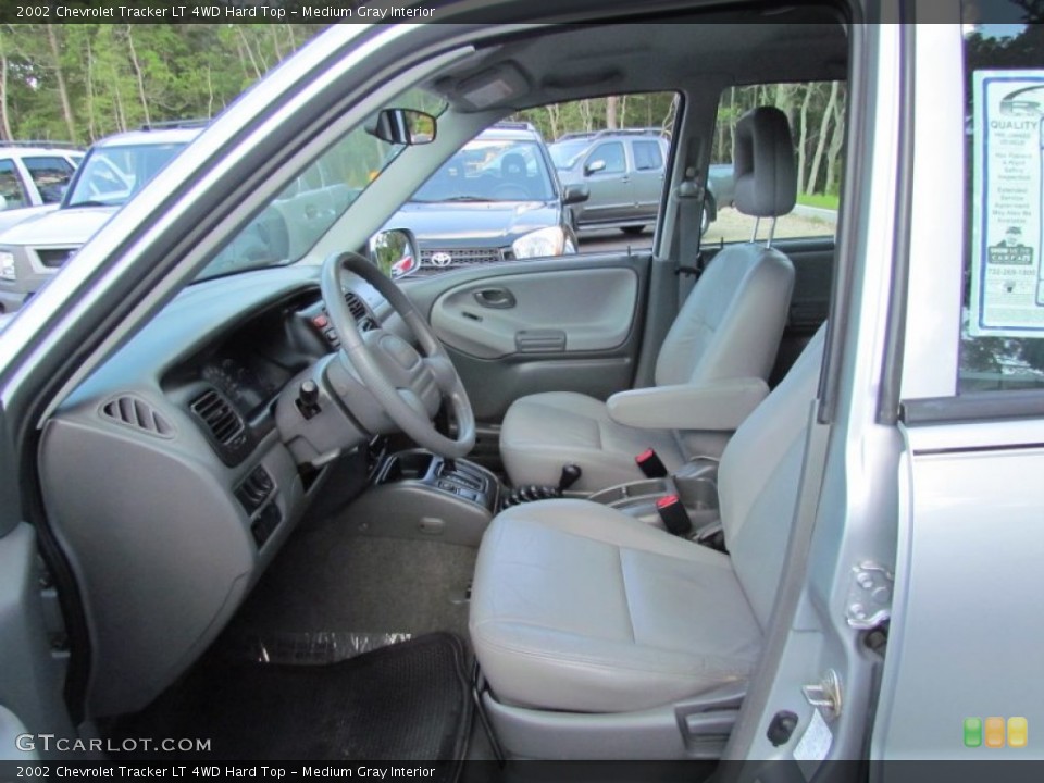 Medium Gray Interior Photo for the 2002 Chevrolet Tracker LT 4WD Hard Top #66832604