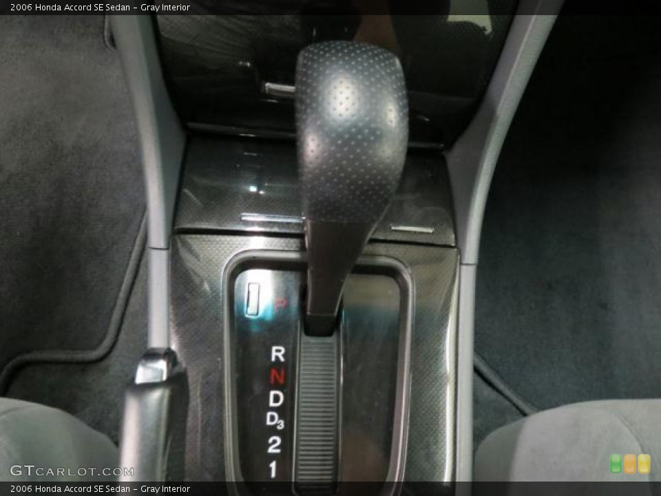 Gray Interior Transmission for the 2006 Honda Accord SE Sedan #66832952
