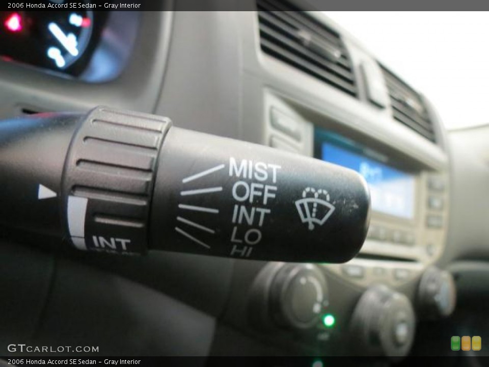 Gray Interior Controls for the 2006 Honda Accord SE Sedan #66832987