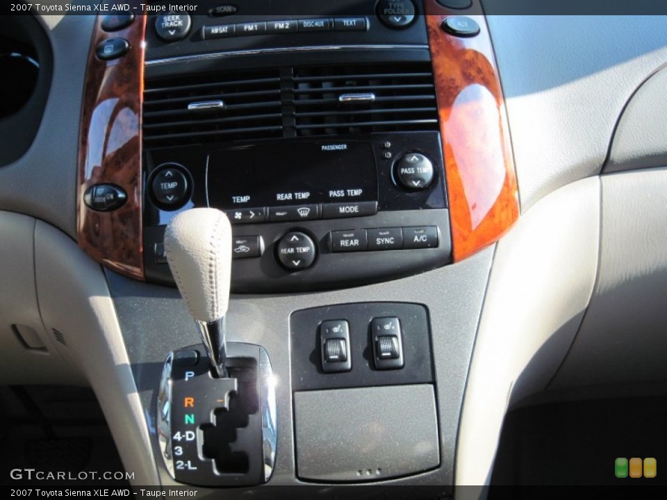 Taupe Interior Controls for the 2007 Toyota Sienna XLE AWD #66833372