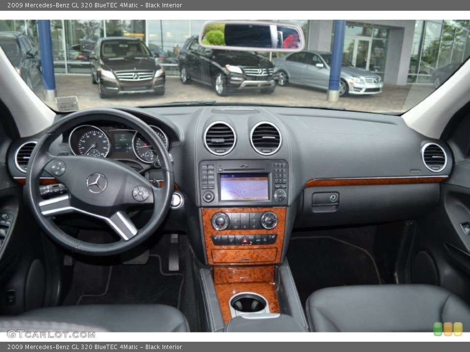 Black Interior Dashboard for the 2009 Mercedes-Benz GL 320 BlueTEC 4Matic #66846761