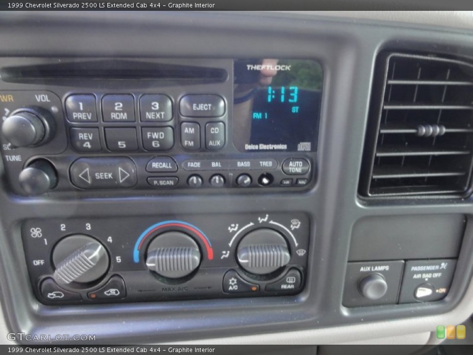 Graphite Interior Controls for the 1999 Chevrolet Silverado 2500 LS Extended Cab 4x4 #66855842