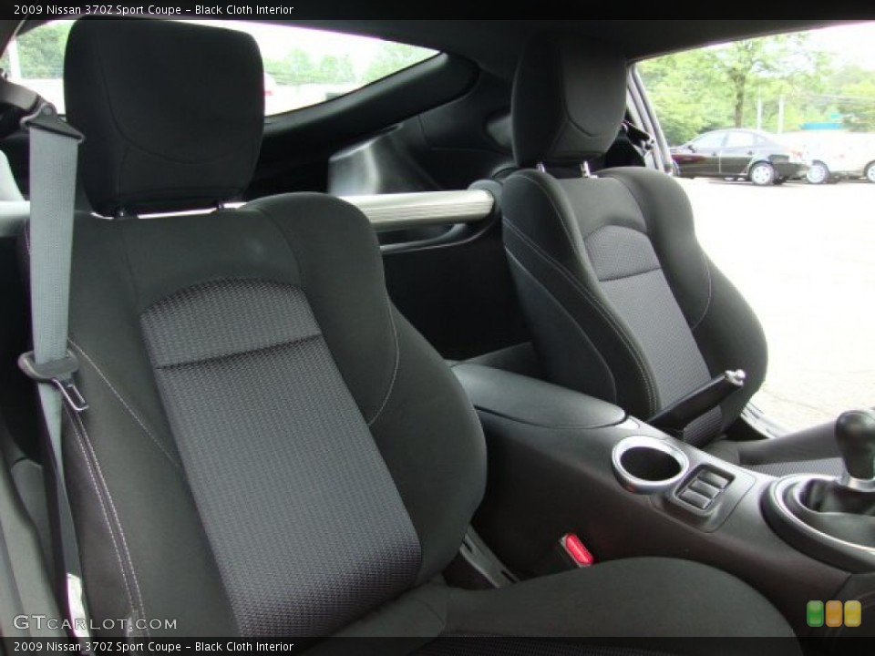 Black Cloth Interior Photo for the 2009 Nissan 370Z Sport Coupe #66856439