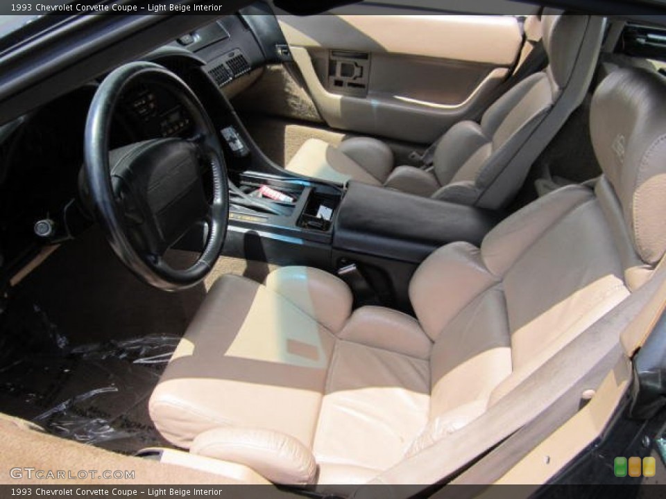 Light Beige Interior Photo for the 1993 Chevrolet Corvette Coupe #66887239