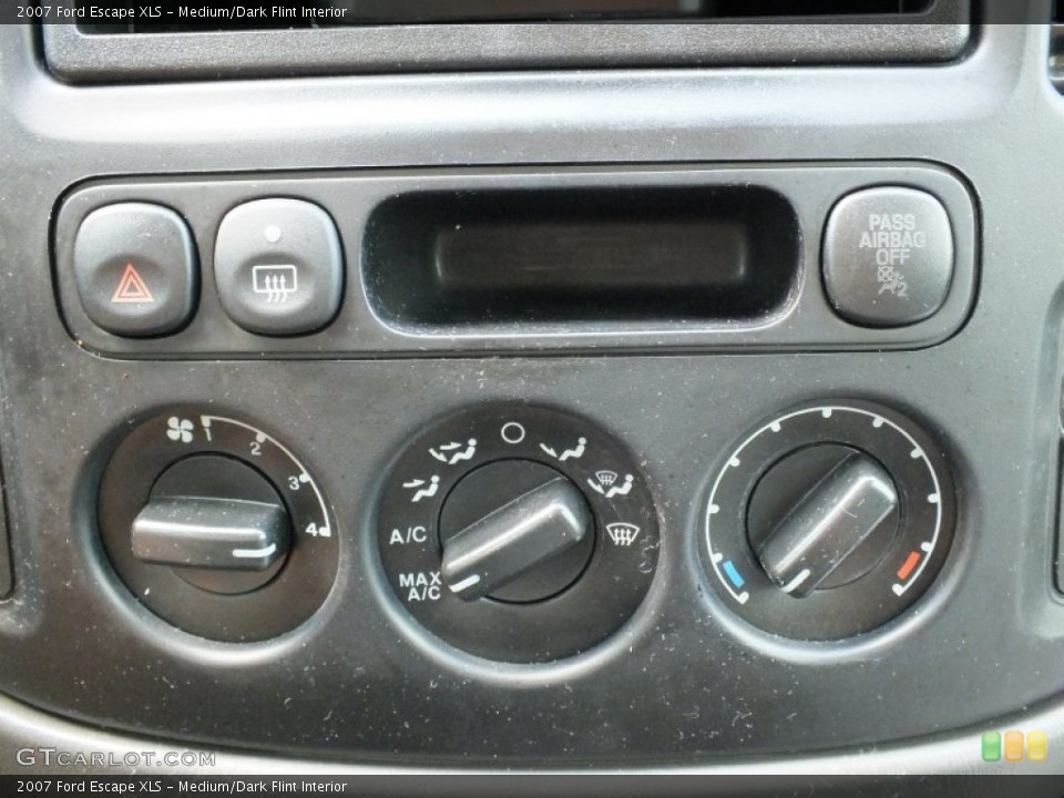 Medium/Dark Flint Interior Controls for the 2007 Ford Escape XLS #66890572
