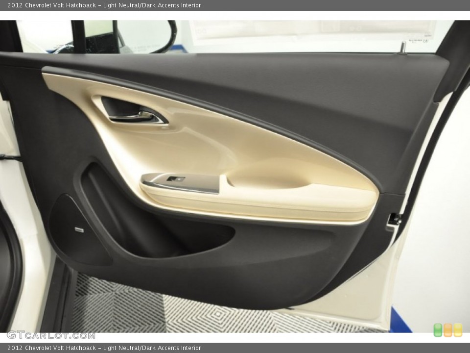 Light Neutral/Dark Accents Interior Door Panel for the 2012 Chevrolet Volt Hatchback #66909014