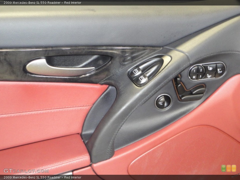 Red Interior Controls for the 2009 Mercedes-Benz SL 550 Roadster #66930451
