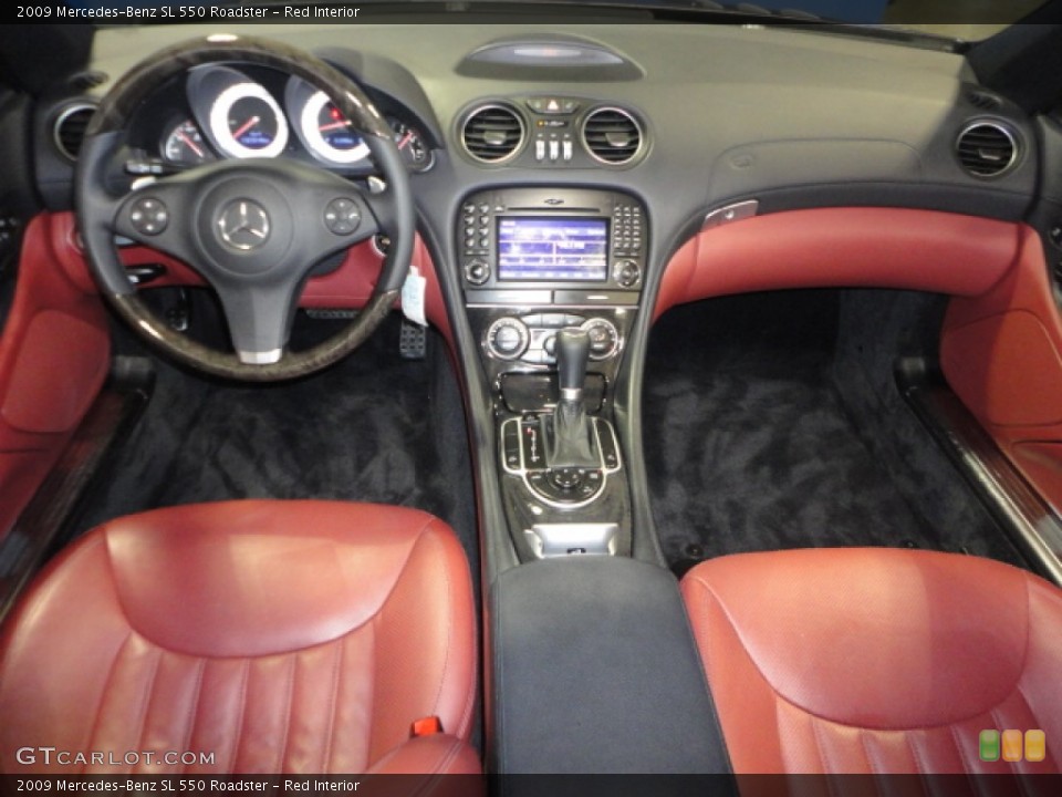 Red Interior Dashboard for the 2009 Mercedes-Benz SL 550 Roadster #66930469