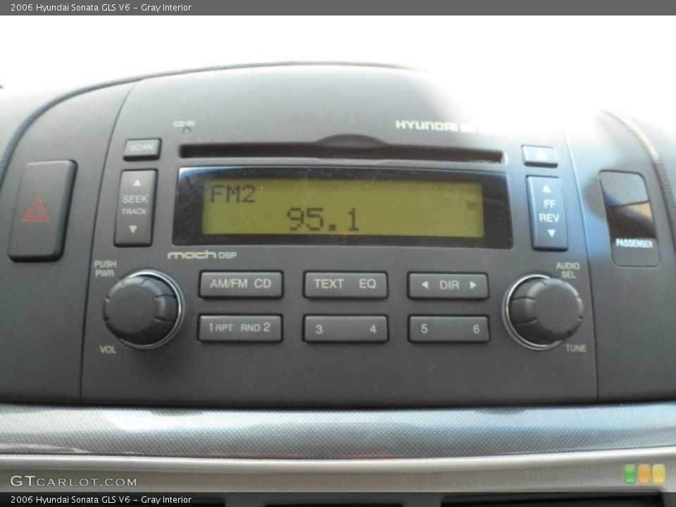 Gray Interior Audio System for the 2006 Hyundai Sonata GLS V6 #66936247